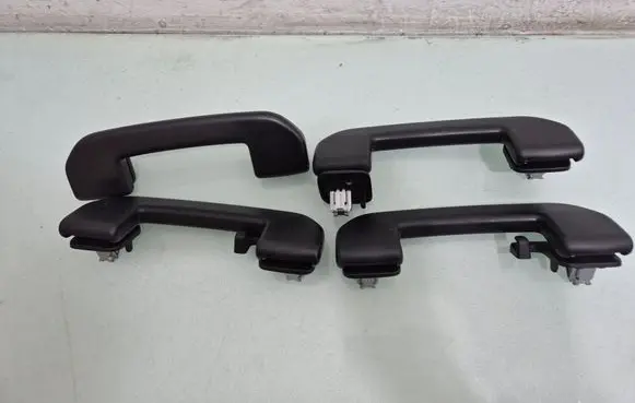 Peugeot 5008 II A set of handles for the ceiling 