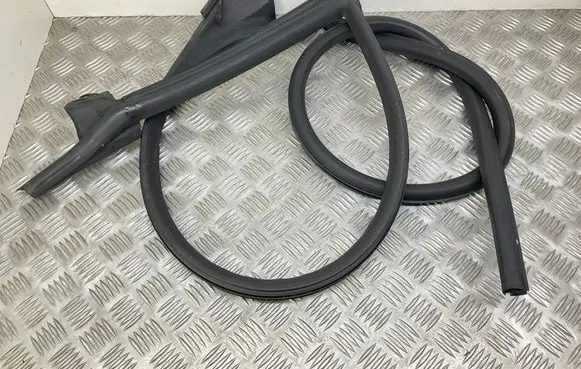 Front door rubber seal