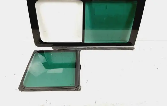 Volkswagen Transporter - Caravelle T5 Side middle window/glass 43R004343