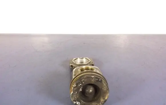 Piston