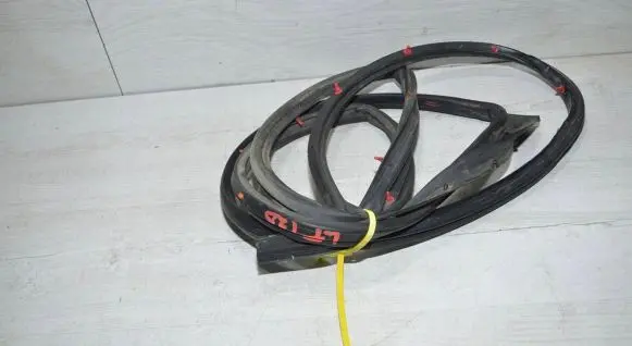 Rubber seal rear door