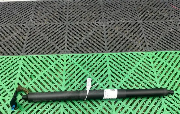BMW X2 F39 Tailgate/trunk strut/damper 9465654