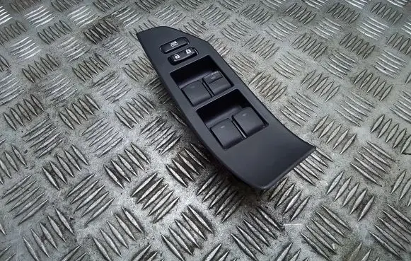 Toyota Verso Electric window control switch 840400F020 742310F050