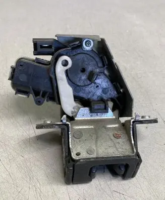 Mazda 6 Tailgate/trunk/boot lock/catch/latch C6728