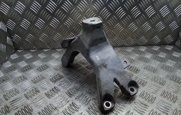 Audi A4 S4 B8 8K Engine mounting bracket 8K0199308