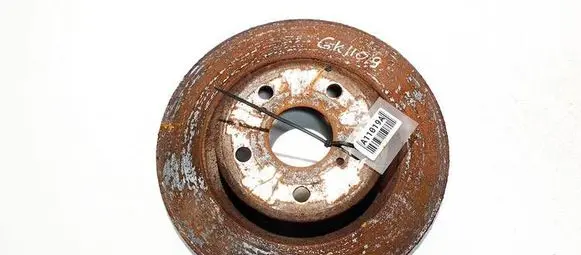 Toyota Avensis T270 Rear brake disc neventiliuojamas