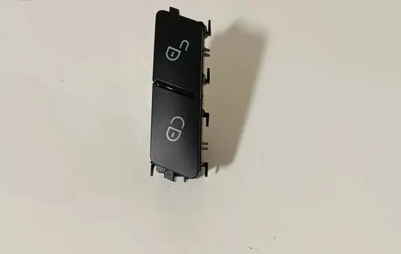 Mercedes-Benz CLS C218 X218 Central locking switch button A2049058402 10023298