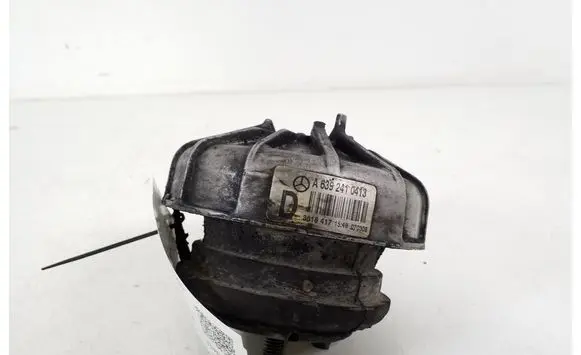 Mercedes-Benz Vito Viano W639 Engine mount bracket A6392410413