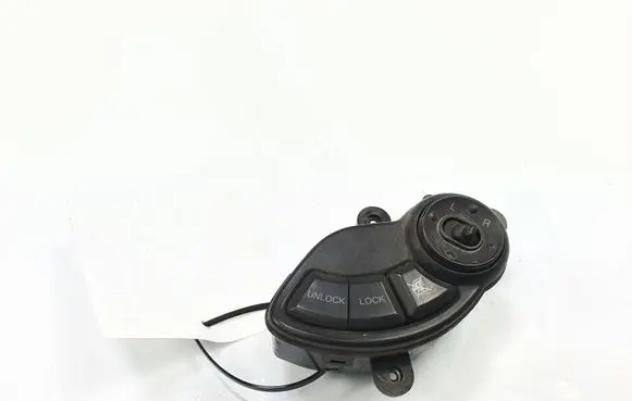 Hyundai Santa Fe Central locking switch button 93530-26000