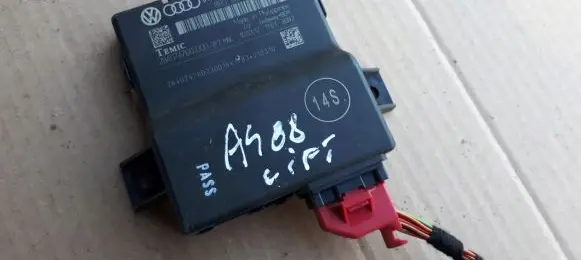 Audi A4 S4 B8 8K Gateway control module 8R0907468C