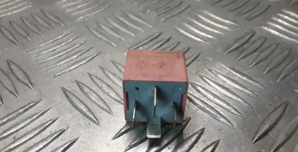 Renault Latitude (L70) Other relay 8200308271