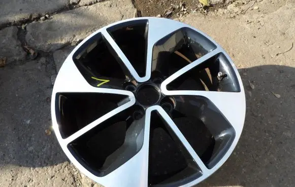 Renault Clio IV R16 alloy rim 403009007R
