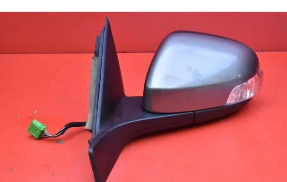 Volvo V70 Front door electric wing mirror A049504