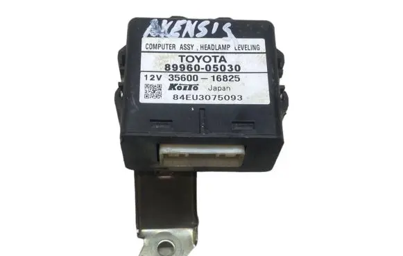 Toyota Avensis T250 Light module LCM 8996005030 3560016825