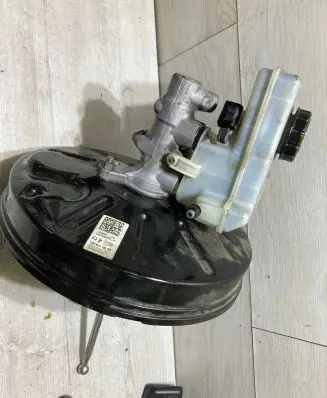 Skoda Octavia Mk3 (5E) Brake booster 5Q1614105BS