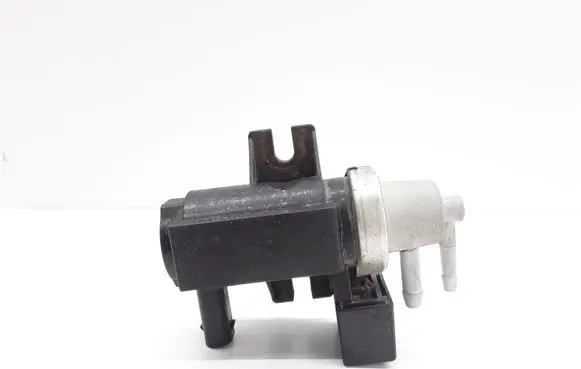 Mercedes-Benz Vito Viano W639 Turbo solenoid valve A0011539328