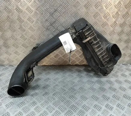 BMW 4 F32 F33 Air filter box 8507565 7804150