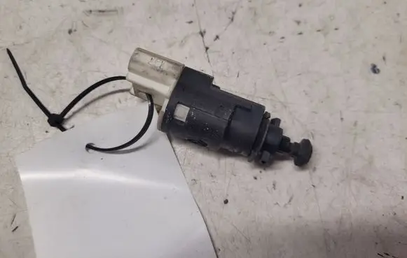 Renault Espace - Grand espace IV Brake pedal sensor switch 8200276361