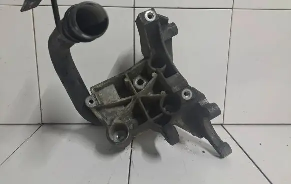 Audi A6 Allroad C6 Power steering pump mounting bracket 059145169AA
