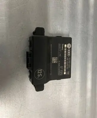 Volkswagen PASSAT B7 Gateway control module 3C0907530E 3C0907951