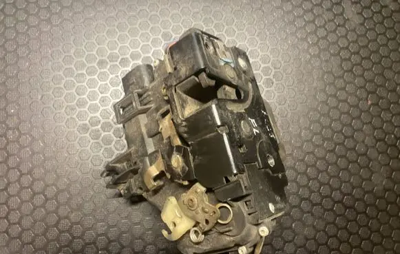 Audi A6 S6 C5 4B Front door lock 4B1837015G