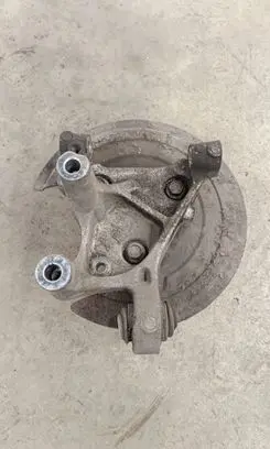 Rear wheel hub spindle/knuckle