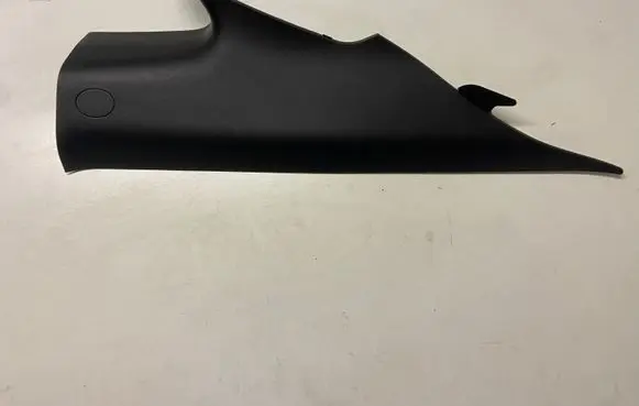 Hyundai Genesis (C) pillar trim 858502M000
