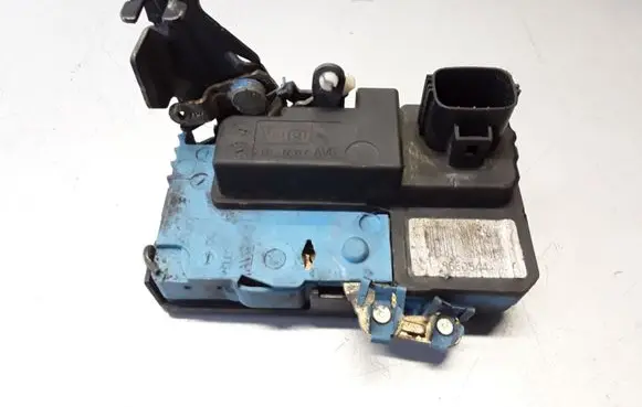 Volvo S60 Front door lock 8650544