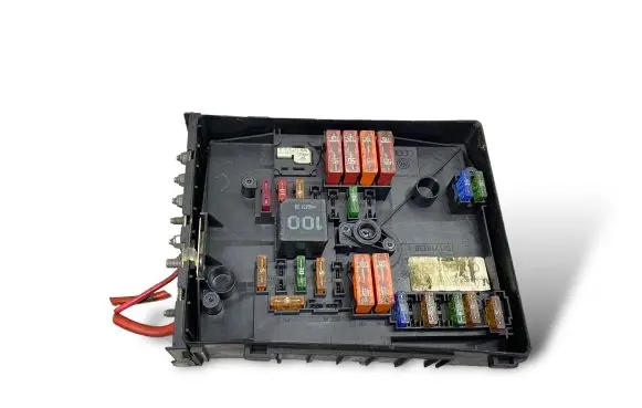 Volkswagen Golf V Fuse module 1K0937125A