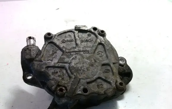 Skoda Octavia Mk2 (1Z) Vacuum pump 03L145100