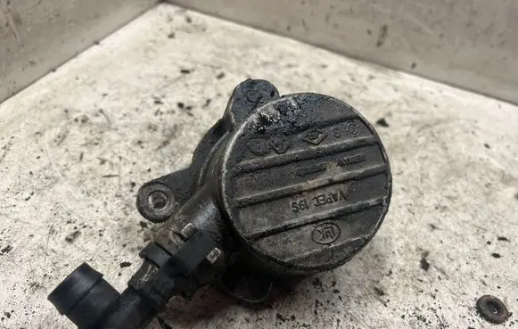 Renault Master II Vacuum pump 8200476188