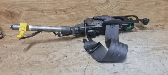 Volvo V70 Front seatbelt 8665868