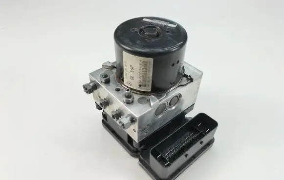 Mercedes-Benz C W204 ABS Pump A2049012500 A2044312012
