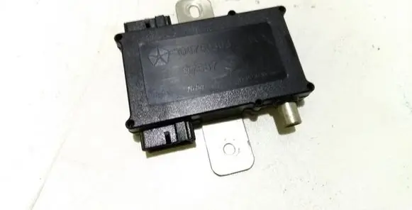 Chrysler 300M Aerial antenna amplifier 04760303