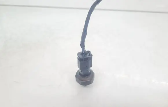 Air conditioning (A/C) pressure sensor