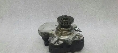 Mercedes-Benz S W221 Mechanical fuel pump A6420701001
