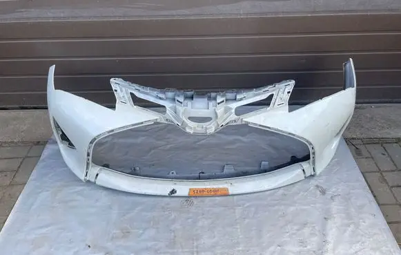 Toyota Yaris Front bumper 521190D660