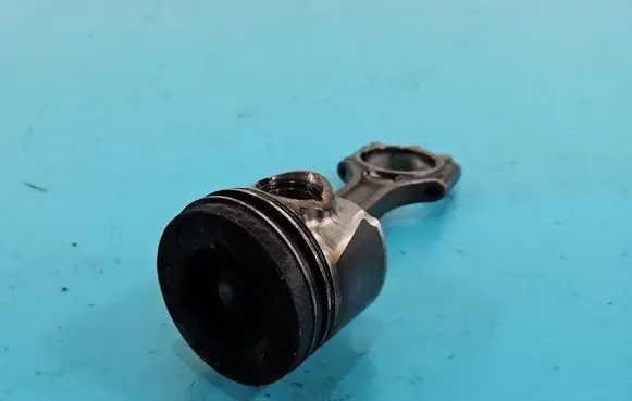 Piston