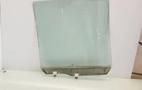 Honda CR-V Rear door window glass 43R00033