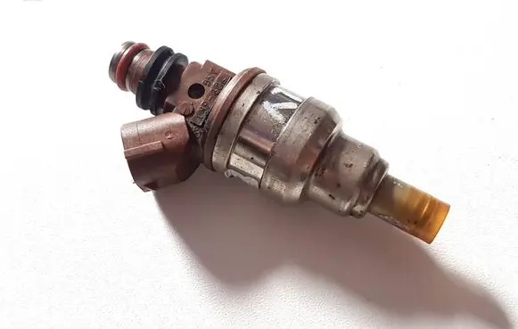 Mazda 323 F Fuel injector INP482 95Y