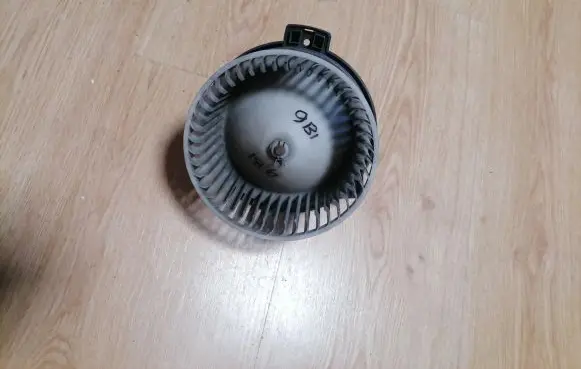 Mitsubishi Colt Heater fan/blower 194000