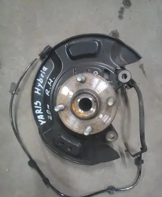 Toyota Yaris Front wheel hub