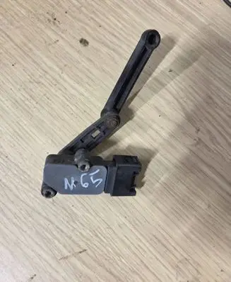 BMW X5 F15 Front height sensor lever 6867646