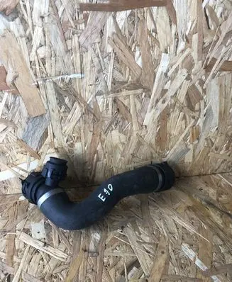 Coolant pipe/hose