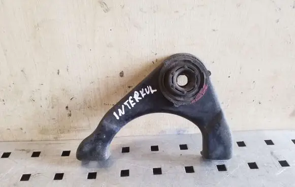 Radiator mount bracket