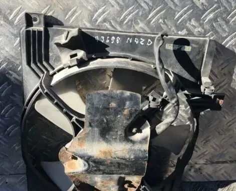 Mazda Xedos 6 Radiator cooling fan shroud
