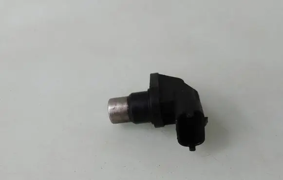 Volvo S60 Camshaft position sensor 8631533