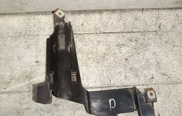 BMW 3 E46 Headlight/headlamp mounting bracket 1301073018
