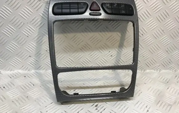 Mercedes-Benz CLK A209 C209 Radio/GPS head unit trim 2038216258 A2096802439