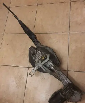 Front wiper linkage and motor